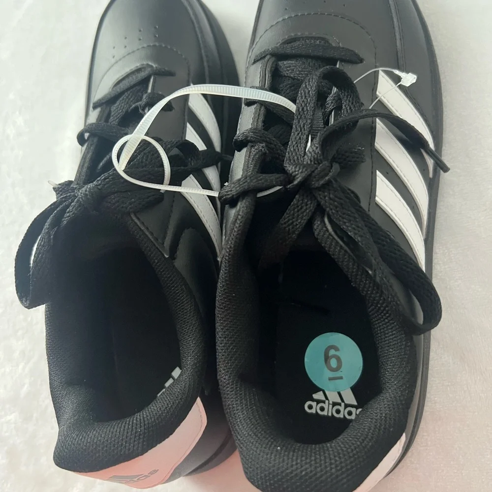 Adidas Men's Black and White Striped Sneakers, Size 6, Brand‎ New